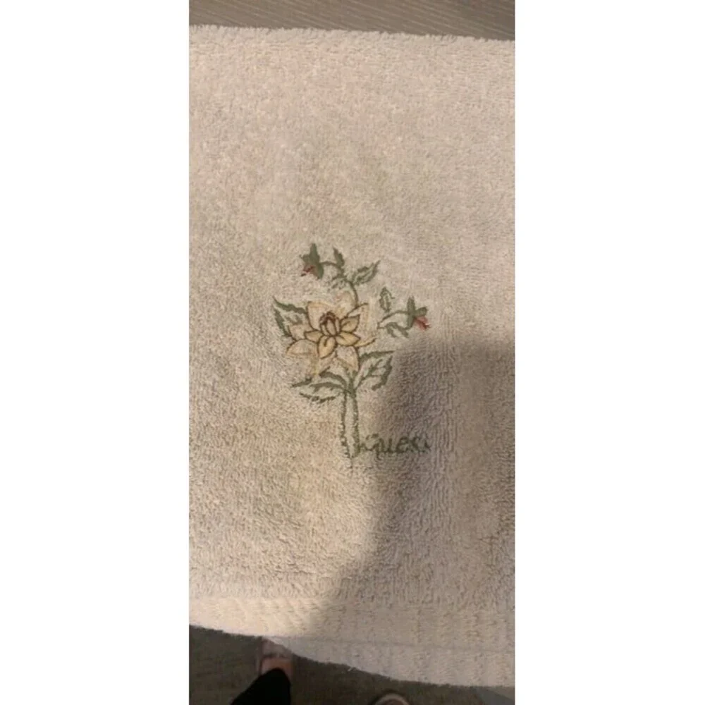 Guess Hand Towels